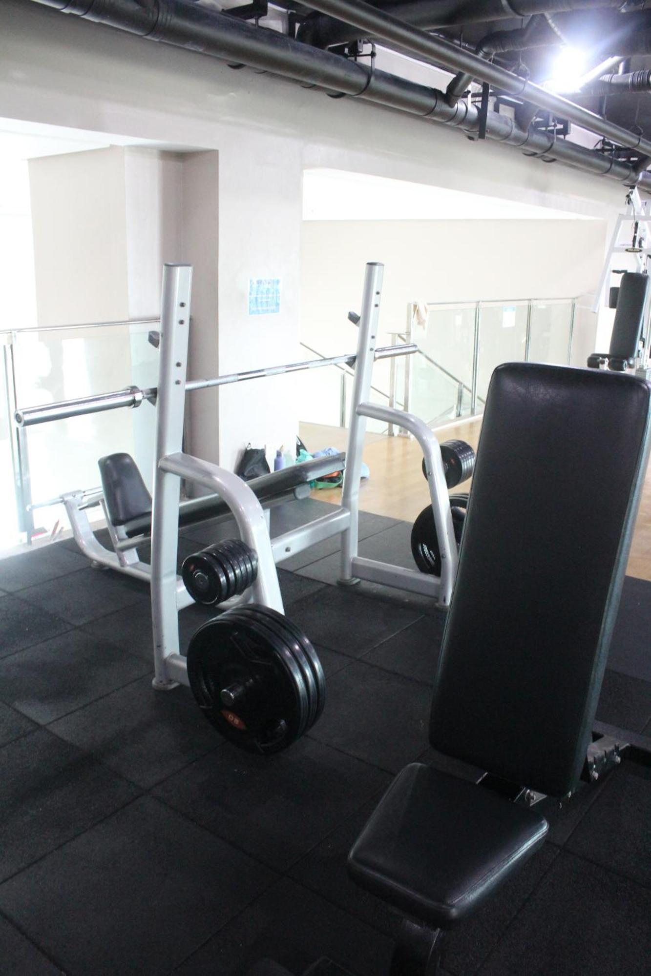 Affordable Makati Serviced Apartments Manila Bagian luar foto