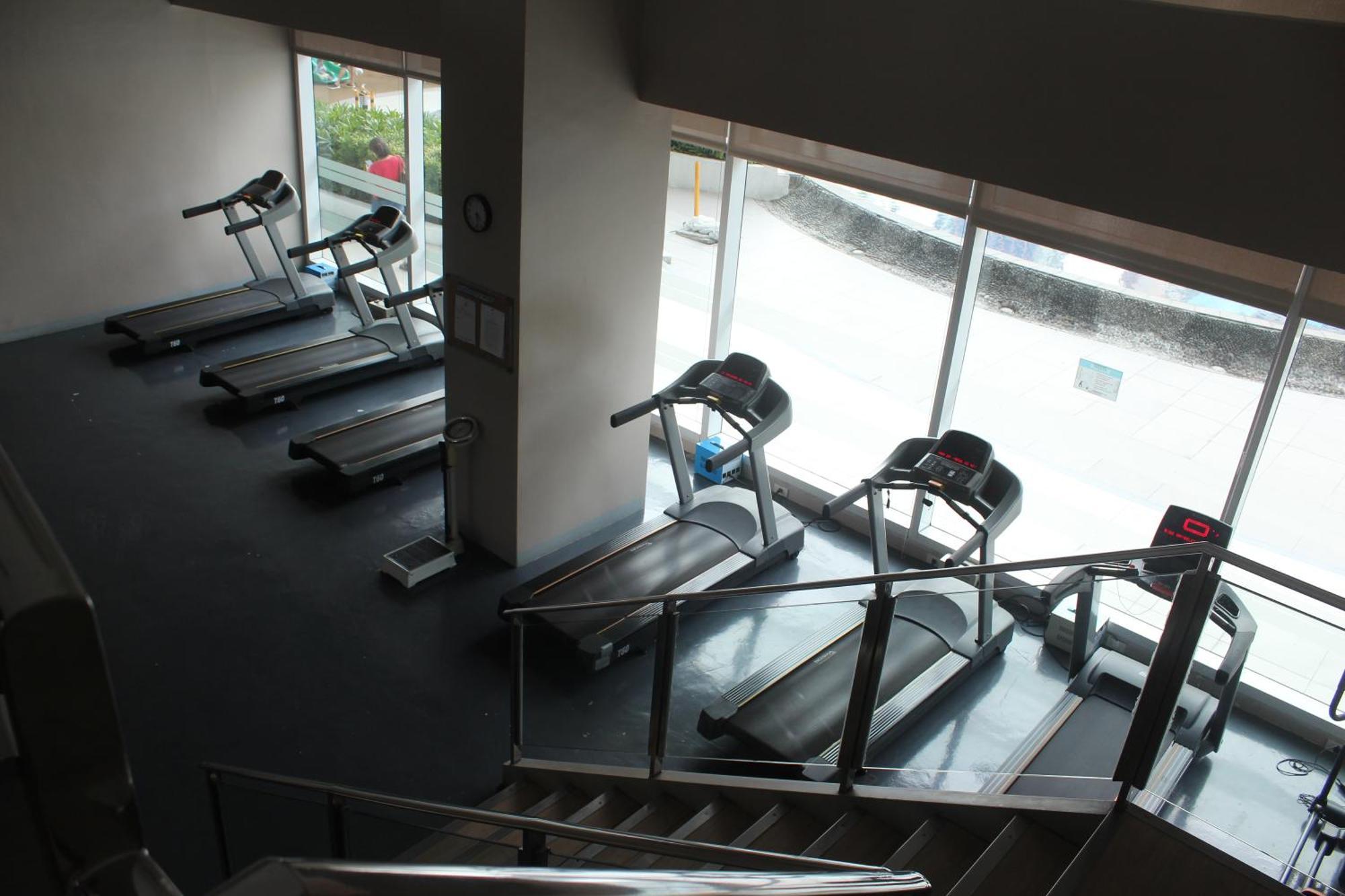 Affordable Makati Serviced Apartments Manila Bagian luar foto