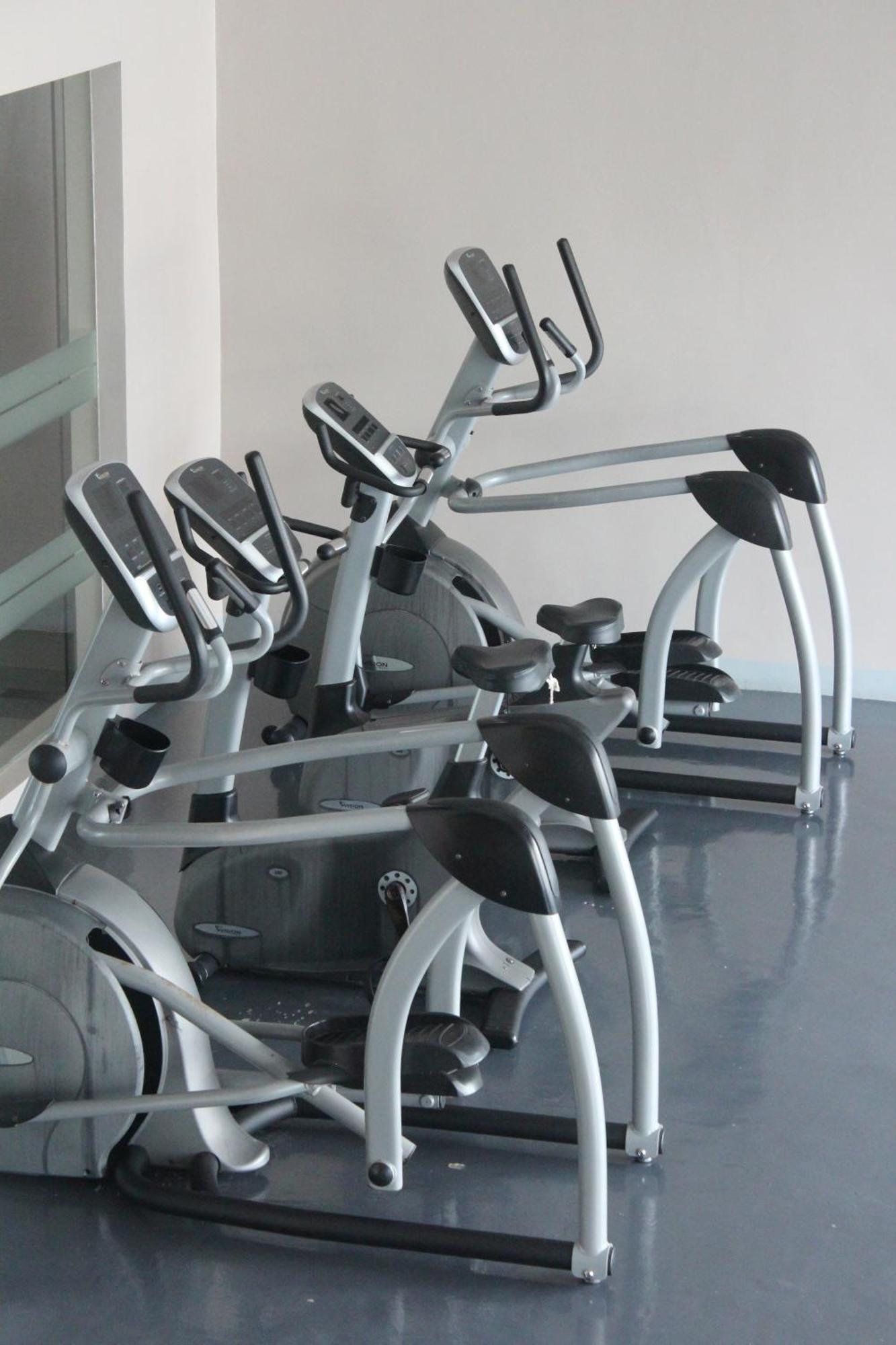 Affordable Makati Serviced Apartments Manila Bagian luar foto