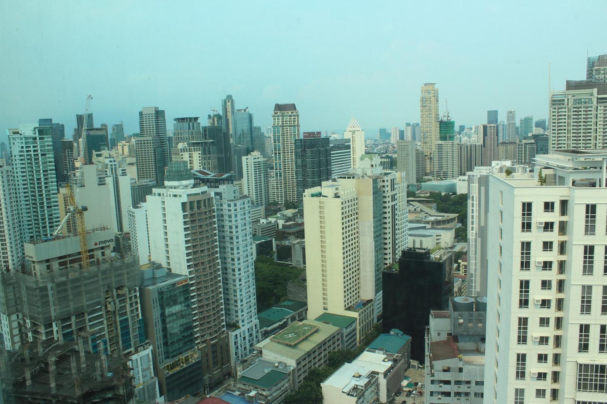 Affordable Makati Serviced Apartments Manila Bagian luar foto