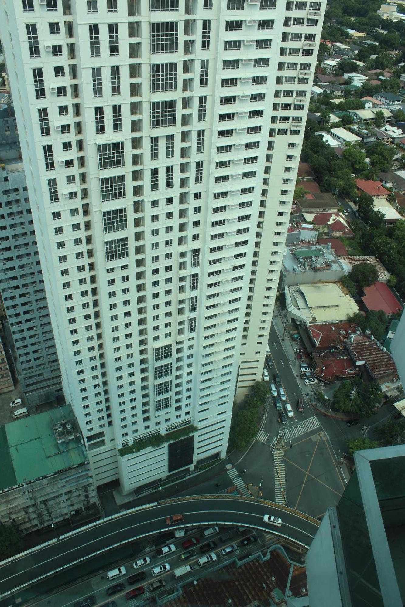 Affordable Makati Serviced Apartments Manila Bagian luar foto